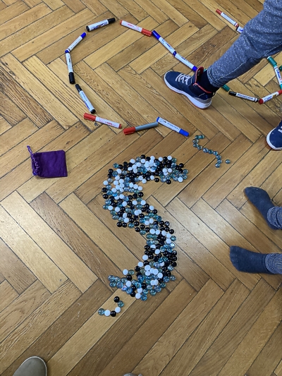 litera S