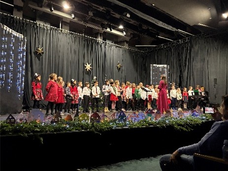 pregatirea concertului de craciun waldorf 3
